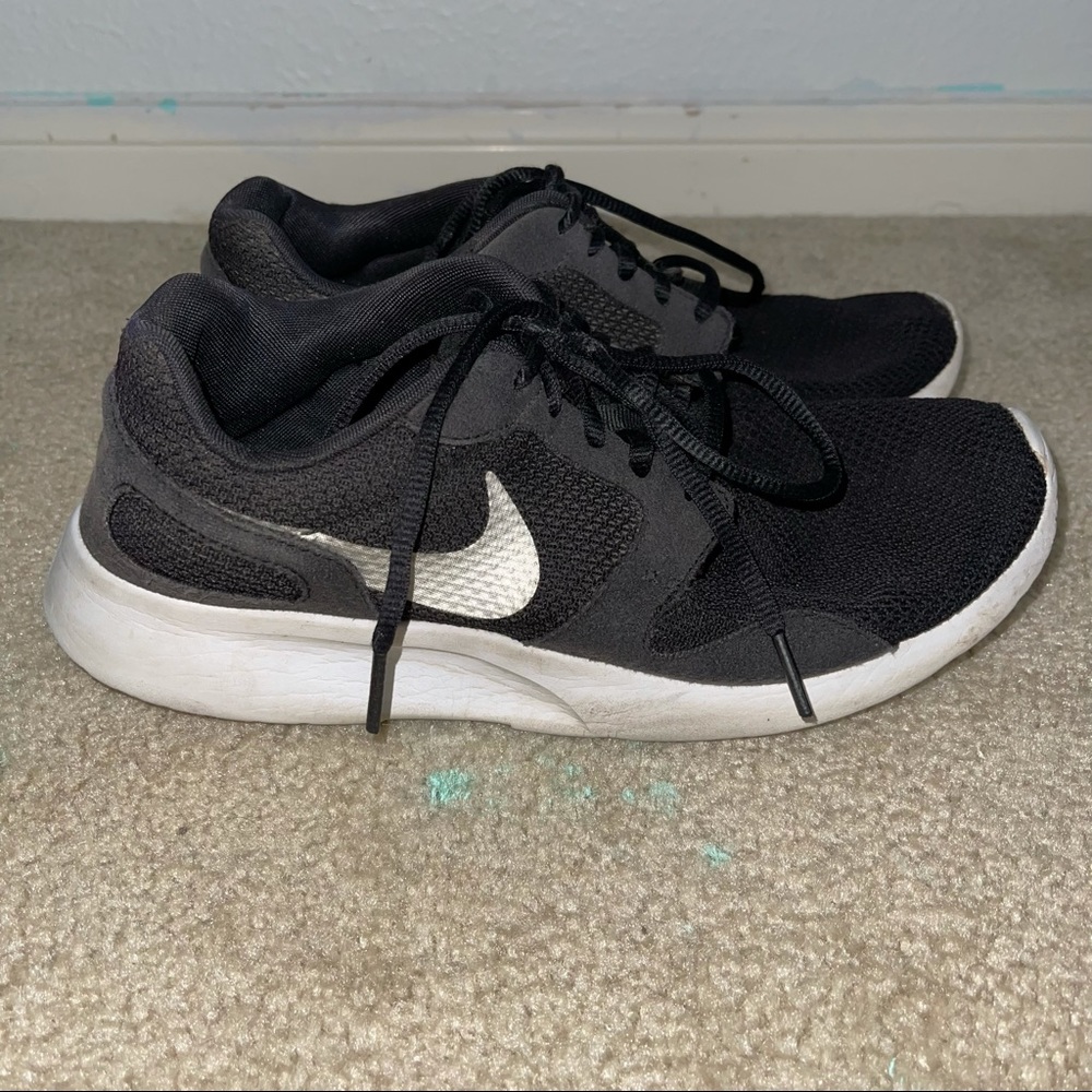 Black Nike Tanjun Sneakers